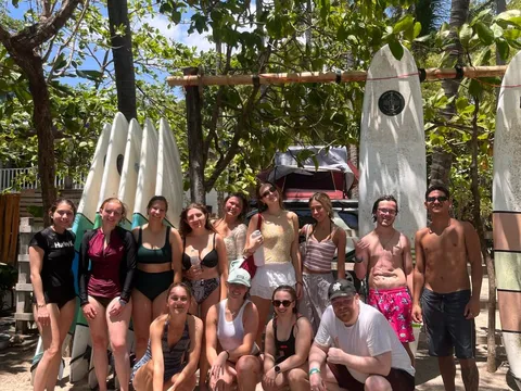Jackie mit ihrer Reise Crew in Costa Rica