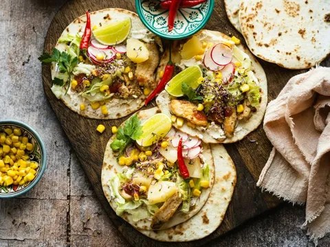 Mexikanisches Essen bei einer Gruppenreise mit globerocker probieren