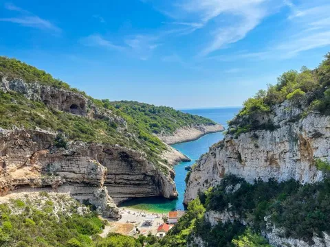 Entdecke die Bucht von Vis in Kroatien mit globerocker