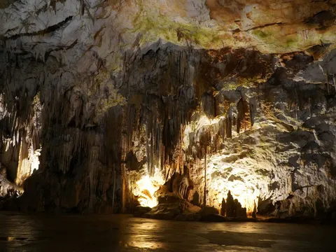 Höhlen in Slowenien bei einer Reise mit globerocker entdecken